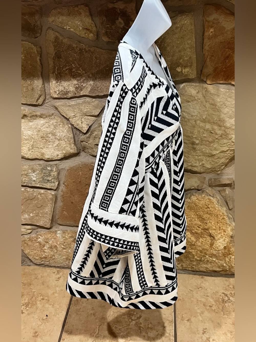 Old Navy Black & White Lined Tribal Print Blouse Women's Plus 3X Aztec Babydoll - Picture 7 of 14